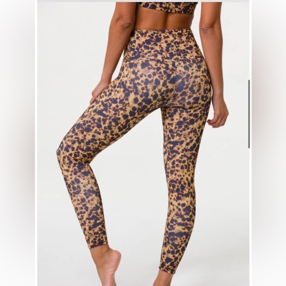 Onzie High Basic Tortoise Shell Leggings - Picture 2 of 7